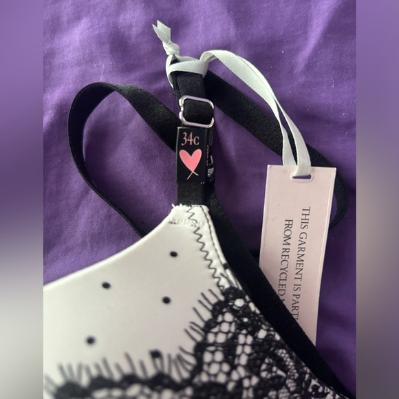 Victoria's Secret: Dream Angels Push-Up Bra, Color: Black & White, Size: 34C - Picture 2 of 6